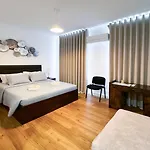 Intendente 3bedroom With Balcony דירה ליסבון