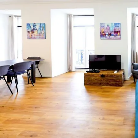 Апартаменты Intendente 3bedroom With Balcony Лиссабон